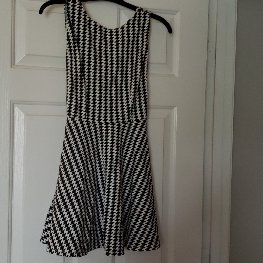 Sleeveless skater dress